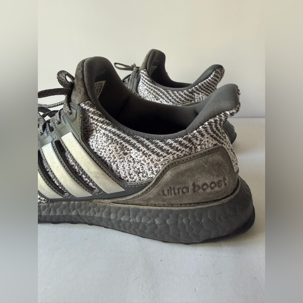 Adidas Men's BOOST size 12 - Picture 2 of 10